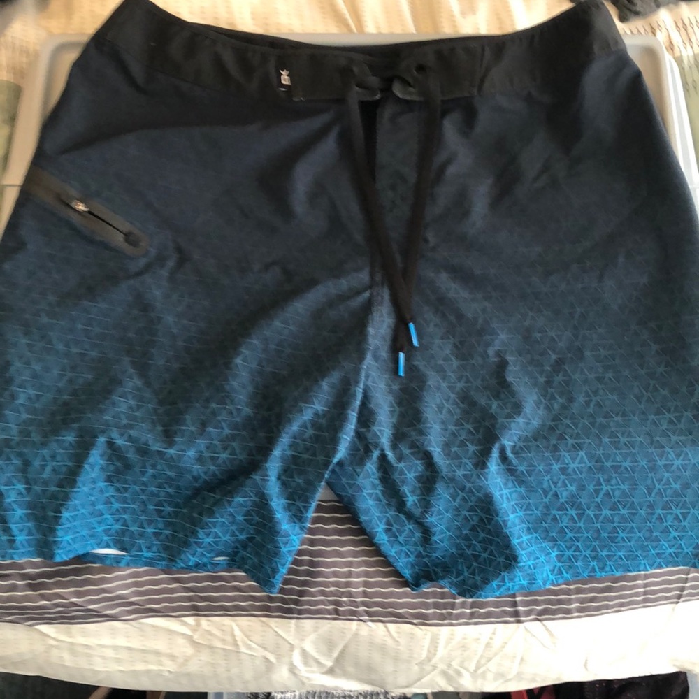 Men’s Dakine board shorts
